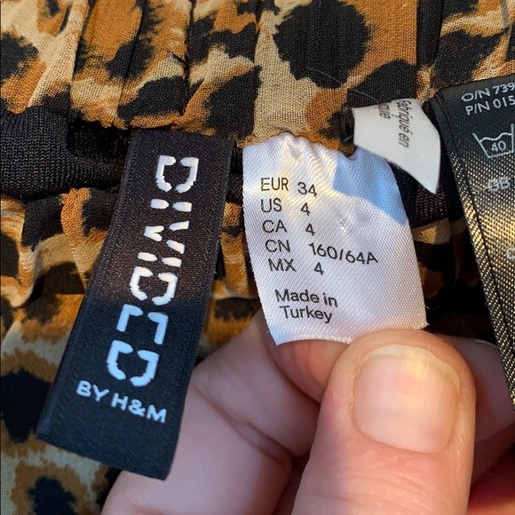 3/20 Divided high low leopard print skirt size 4 - Picture 2 of 4